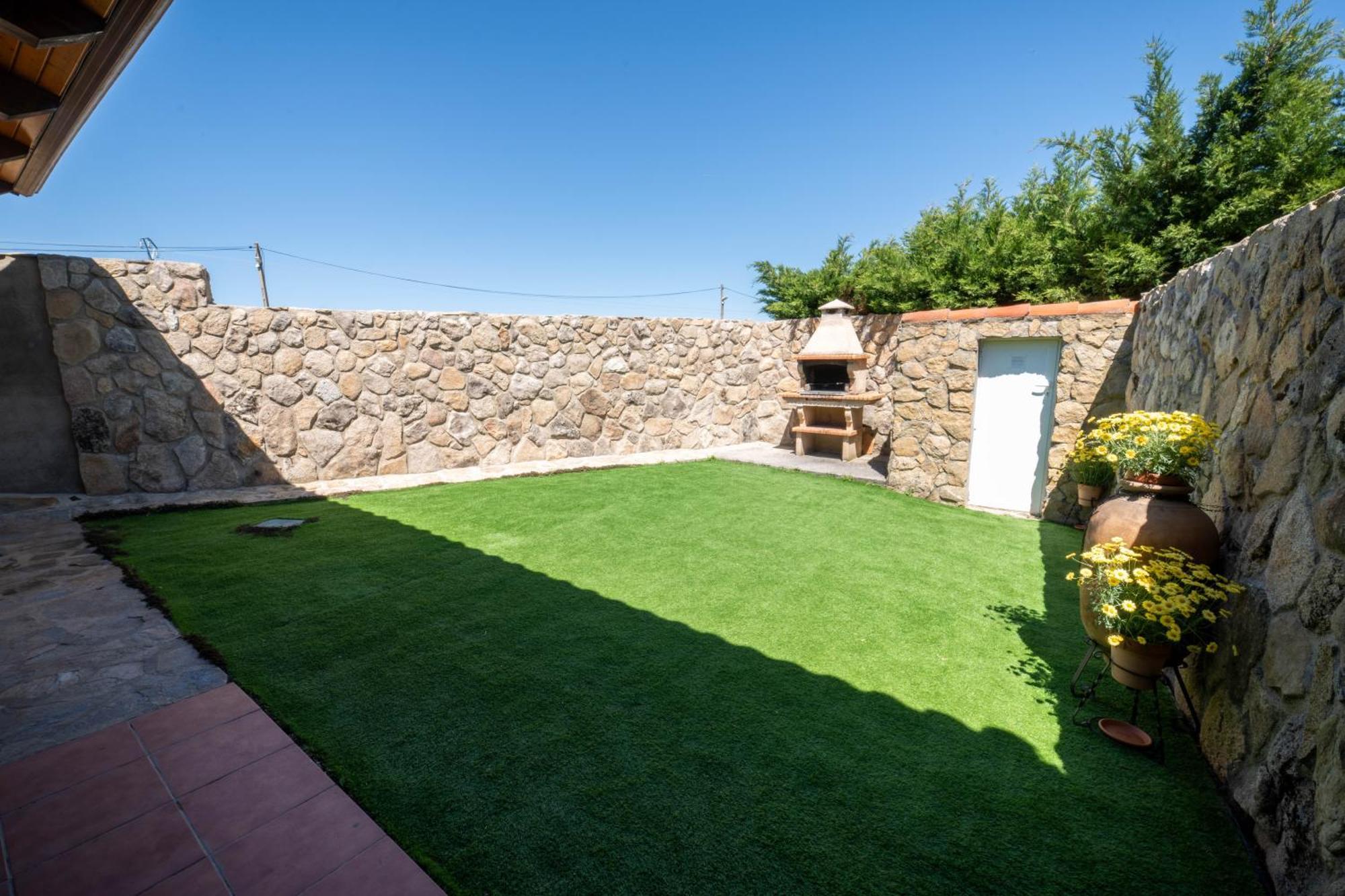 Casa Rural Los Cantaros. Zarapicos Exterior photo